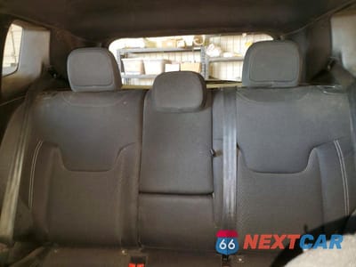Zdjęcie 10 z 13 samochodu: 2022 JEEP RENEGADE ALTITUDE VIN:ZACNJDE17NPN96542 - miniatura