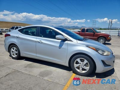 Czwarte zdjęcie samochodu z boku: 2014 HYUNDAI ELANTRA SE VIN:5NPDH4AEXEH526500 - miniatura
