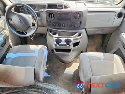 Zdjęcie 8 z 13 samochodu: 2013 FORD ECONOLINE E350 SUPER DUTY WAGON VIN:1FBSS3BL9DDA09925 - miniatura