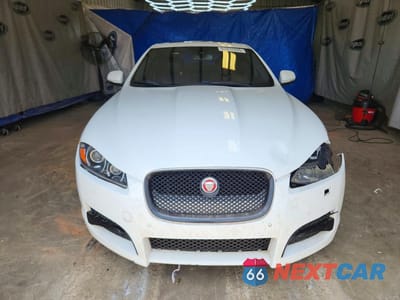 Piąte zdjęcie samochodu w środku: 2015 JAGUAR XF 3.0 SPORT VIN:SAJWA0F78F8U58263 - miniatura