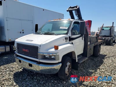 2006 GMC C5500 C5C0 - BOX TRUCK 1GDE5C1286F401032 - główne zdjęcie licytacji z USA - miniatura
