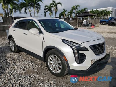 Czwarte zdjęcie samochodu z boku: 2019 CADILLAC XT4 LUXURY VIN:1GYAZAR48KF109015 - miniatura