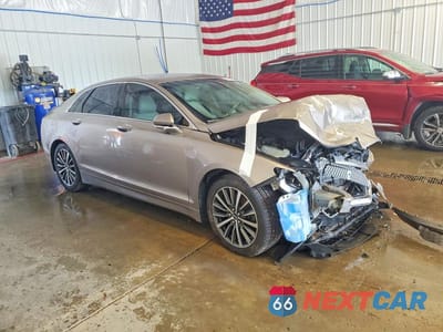 Czwarte zdjęcie samochodu z boku: 2019 LINCOLN MKZ RESERVE I VIN:3LN6L5D92KR605501 - miniatura