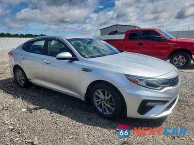 Czwarte zdjęcie samochodu z boku: 2019 KIA OPTIMA LX VIN:5XXGT4L34KG364605 - miniatura