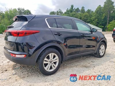 Trzecie zdjęcie samochodu z tyłu: 2018 KIA SPORTAGE LX VIN:KNDPMCAC4J7309833 - miniatura