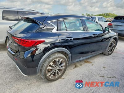 Trzecie zdjęcie samochodu z tyłu: 2018 INFINITI QX30 LUXURY VIN:SJKCH5CR1JA057605 - miniatura