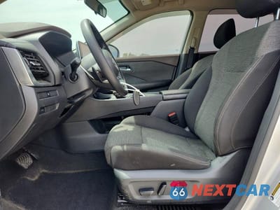 Zdjęcie 7 z 12 samochodu: 2022 NISSAN ROGUE SV VIN:5N1BT3BA9NC709809 - miniatura