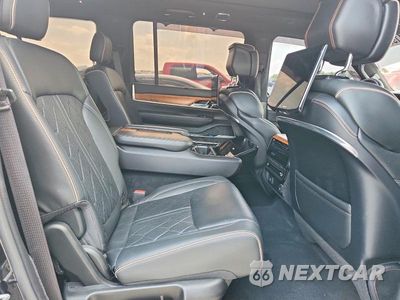Zdjęcie 11 z 13 samochodu: 2022 JEEP GRAND WAGONEER SERIES III VIN:1C4SJVGJ0NS110558 - miniatura