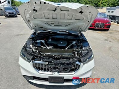 Piąte zdjęcie samochodu w środku: 2026 BMW 530 I VIN:WBA43FJ09TCV72808 - miniatura
