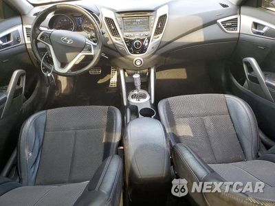 Zdjęcie 8 z 12 samochodu: 2015 HYUNDAI VELOSTER BASE VIN:KMHTC6AD1FU232290 - miniatura