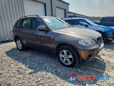 Czwarte zdjęcie samochodu z boku: 2013 BMW X5 XDRIVE35I VIN:5UXZV4C53D0E11441 - miniatura