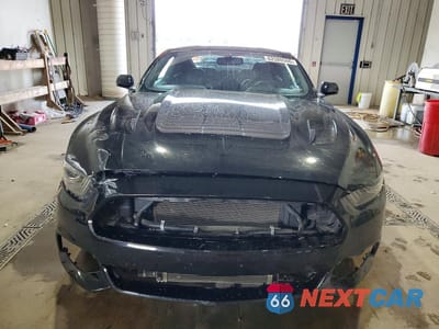 Piąte zdjęcie samochodu w środku: 2017 FORD MUSTANG GT VIN:1FA6P8CF3H5201786 - miniatura