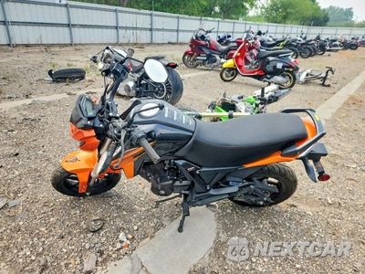 Trzecie zdjęcie samochodu z tyłu: 2023 DUCATI 696 ABS VIN:LXAPKRPD7PX000002 - miniatura