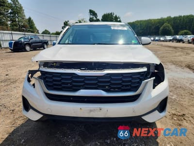 Piąte zdjęcie samochodu w środku: 2021 KIA SELTOS LX VIN:KNDEPCAA2M7136251 - miniatura
