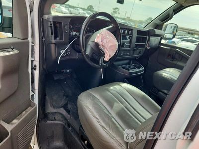 Zdjęcie 8 z 13 samochodu: 2021 CHEVROLET EXPRESS G2500 DELIVERY VAN VIN:1GCWGAFP2M1162809 - miniatura