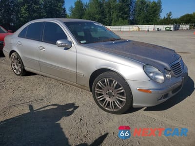 Czwarte zdjęcie samochodu z boku: 2004 MERCEDES-BENZ E 320 VIN:WDBUF65J24A529520 - miniatura