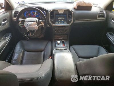 Zdjęcie 8 z 12 samochodu: 2019 CHRYSLER 300 TOURING VIN:2C3CCAAG3KH648389 - miniatura