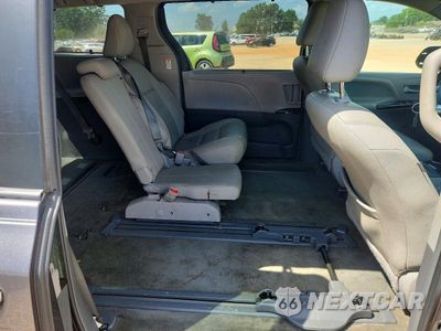 Zdjęcie 11 z 13 samochodu: 2017 TOYOTA SIENNA XLE 8-PASSENGER VIN:5TDYZ3DC7HS778514 - miniatura