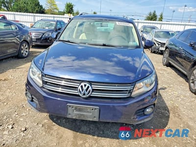 Piąte zdjęcie samochodu w środku: 2012 VOLKSWAGEN TIGUAN S VIN:WVGBV7AX0CW598862 - miniatura