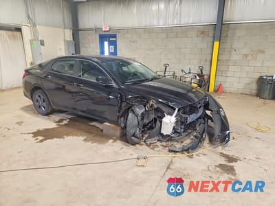 Czwarte zdjęcie samochodu z boku: 2023 HYUNDAI ELANTRA SEL VIN:KMHLM4AGXPU391693 - miniatura