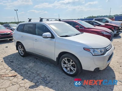 Czwarte zdjęcie samochodu z boku: 2014 MITSUBISHI OUTLANDER SE VIN:JA4AZ3A33EZ002102 - miniatura