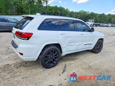Trzecie zdjęcie samochodu z tyłu: 2018 JEEP GRAND CHEROKEE LAREDO VIN:1C4RJEAG0JC460241 - miniatura