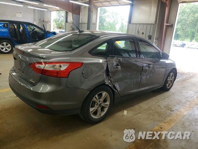 Trzecie zdjęcie samochodu z tyłu: 2014 FORD FOCUS SE VIN:1FADP3F22EL425867 - miniatura