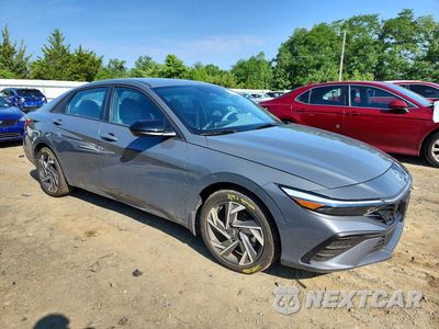 Czwarte zdjęcie samochodu z boku: 2025 HYUNDAI ELANTRA SEL SPORT VIN:KMHLM4DGXSU075148 - miniatura