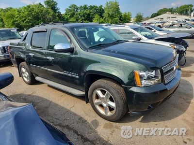 Czwarte zdjęcie samochodu z boku: 2013 CHEVROLET AVALANCHE LTZ VIN:3GNTKGE7XDG302278 - miniatura