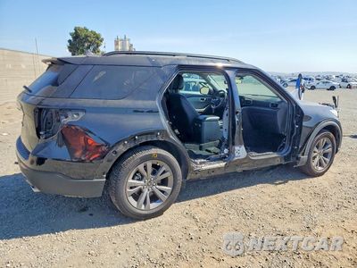 Trzecie zdjęcie samochodu z tyłu: 2021 FORD EXPLORER XLT VIN:1FMSK7DH5MGC09061 - miniatura