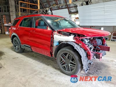 Czwarte zdjęcie samochodu z boku: 2025 FORD EXPLORER ST-LINE VIN:1FMUK8KH4SGD01146 - miniatura