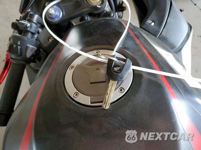 Zdjęcie 8 z 9 samochodu: 2021 HONDA CBR500 RA VIN:MLHPC6254M5200287 - miniatura