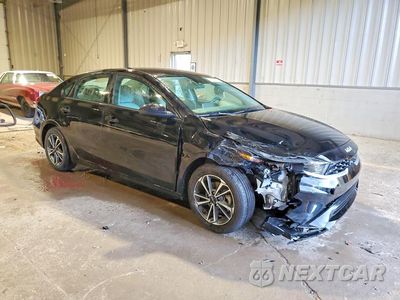 Czwarte zdjęcie samochodu z boku: 2023 KIA FORTE LXS VIN:3KPF24AD0PE655760 - miniatura