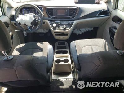 Zdjęcie 8 z 13 samochodu: 2017 CHRYSLER PACIFICA LX VIN:2C4RC1CG3HR571092 - miniatura