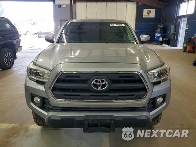 Piąte zdjęcie samochodu w środku: 2017 TOYOTA TACOMA SR5 V6 VIN:3TMCZ5AN4HM076484 - miniatura