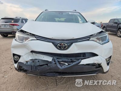 Piąte zdjęcie samochodu w środku: 2017 TOYOTA RAV4 XLE VIN:JTMWFREVXHJ703970 - miniatura