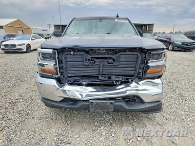 Piąte zdjęcie samochodu w środku: 2018 CHEVROLET SILVERADO K1500 LT VIN:3GCUKREC0JG395376 - miniatura