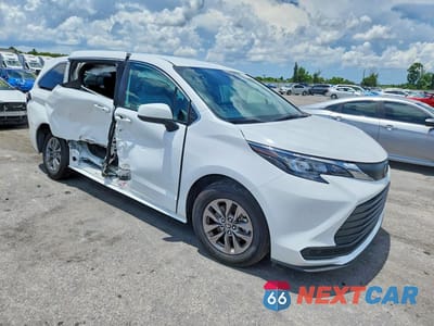Czwarte zdjęcie samochodu z boku: 2026 TOYOTA SIENNA LE VIN:5TDKRKEC2TS290336 - miniatura
