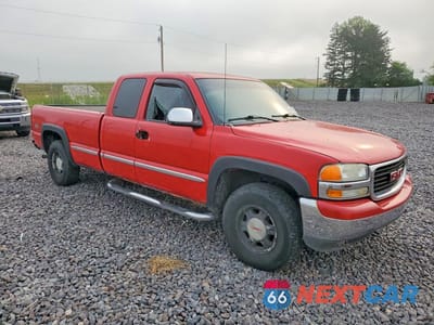 Czwarte zdjęcie samochodu z boku: 2002 GMC NEW SIERRA K1500 VIN:1GTEK19T62E154673 - miniatura