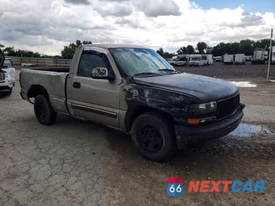 Czwarte zdjęcie samochodu z boku: 1999 CHEVROLET SILVERADO C1500 VIN:1GCEC14TXXZ152266 - miniatura