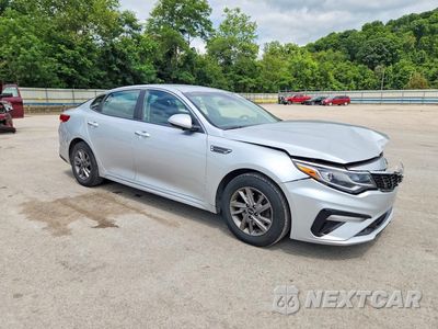 Czwarte zdjęcie samochodu z boku: 2020 KIA OPTIMA LX VIN:5XXGT4L36LG449592 - miniatura