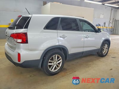 Trzecie zdjęcie samochodu z tyłu: 2014 KIA SORENTO LX VIN:5XYKTCA61EG429315 - miniatura