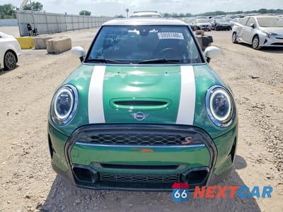 Piąte zdjęcie samochodu w środku: 2024 MINI COOPER S VIN:WMW53DH01R2U75079 - miniatura
