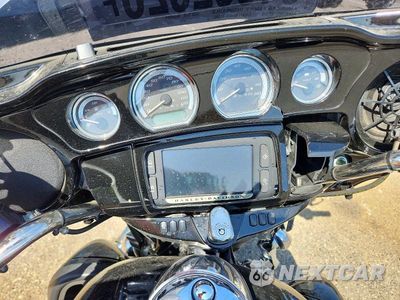 Zdjęcie 7 z 8 samochodu: 2015 HARLEY-DAVIDSON FLHTK ULTRA LIMITED VIN:1HD1KEL17FB678966 - miniatura