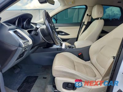Zdjęcie 7 z 13 samochodu: 2019 JAGUAR E-PACE SE VIN:SADFP2FX8K1Z37461 - miniatura