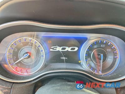Zdjęcie 9 z 12 samochodu: 2015 CHRYSLER 300 LIMITED VIN:2C3CCAAG8FH830448 - miniatura