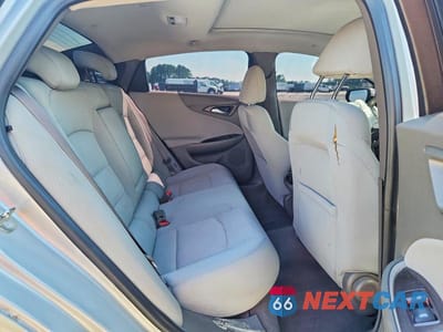 Zdjęcie 10 z 12 samochodu: 2018 CHEVROLET MALIBU LT VIN:1G1ZD5ST8JF124637 - miniatura
