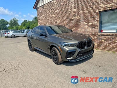 Czwarte zdjęcie samochodu z boku: 2022 BMW X6 M VIN:5YMCY0C03N9J76956 - miniatura