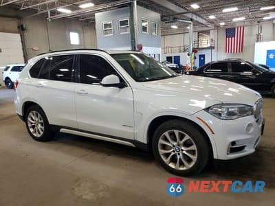 Czwarte zdjęcie samochodu z boku: 2015 BMW X5 XDRIVE50I VIN:5UXKR6C57F0J77046 - miniatura