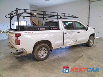 Trzecie zdjęcie samochodu z tyłu: 2026 CHEVROLET SILVERADO K1500 VIN:1GCUKAED5TZ130143 - miniatura